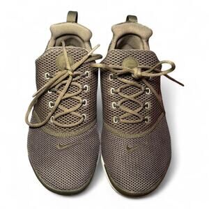 5Y/W6.5 Nike Presto Fly – Olive Mesh Lightweight Sneakers